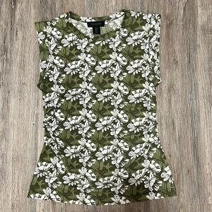 Tahari Sleeveless Floral Print Top​​​​